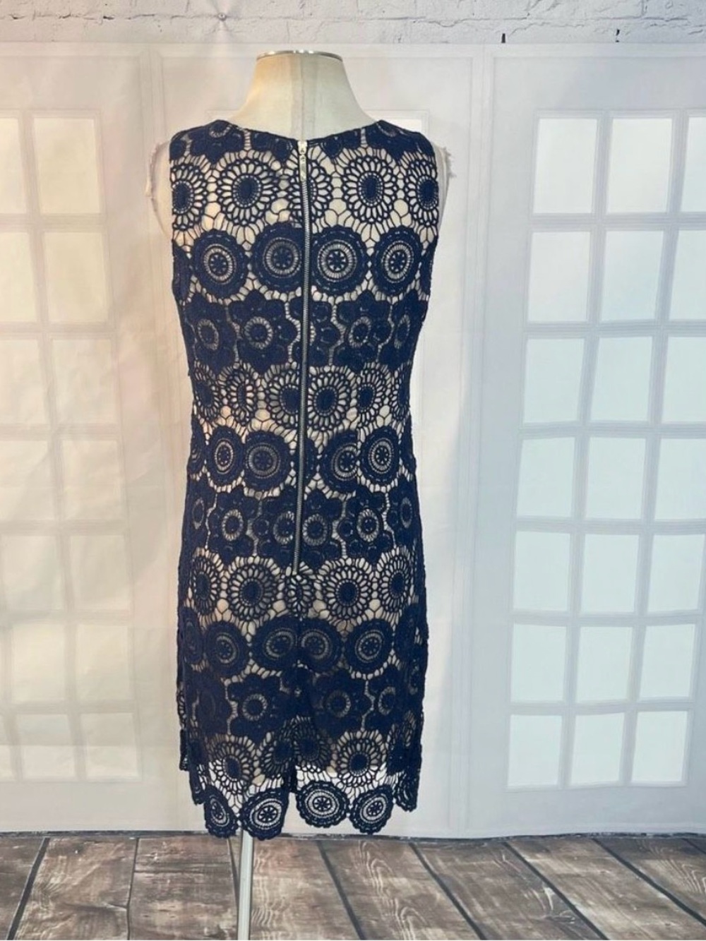 Eliza J Sleeveless Navy Lace Nude-Lined Sheath Overlay Dress Size 4 NWOT - Picture 5 of 10
